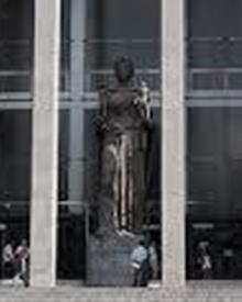 Avv. Enrico  Crucillà